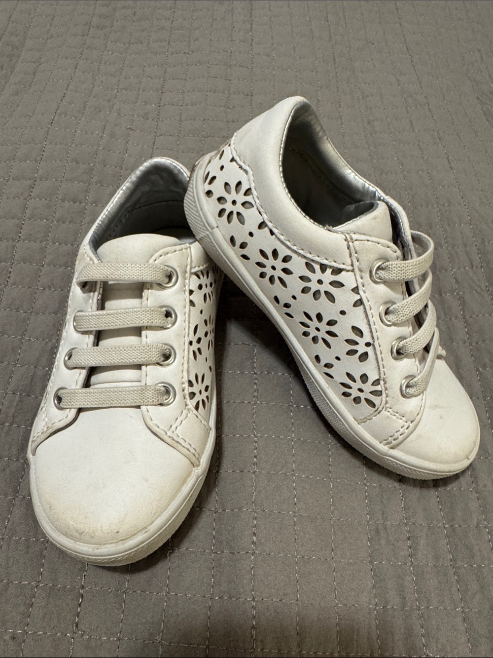 Janie and Jack White Eyelet Sneakers Size 8